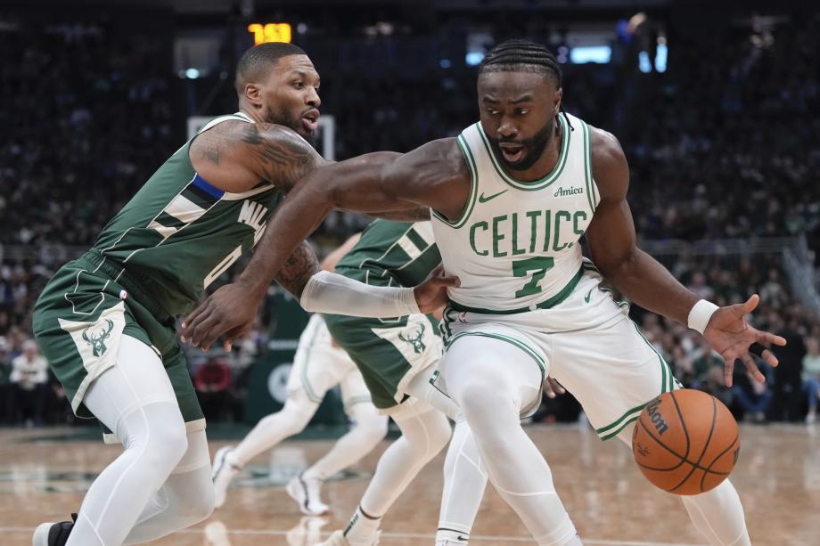 塔图姆31+12字母哥空砍43+13 雄鹿不敌绿军