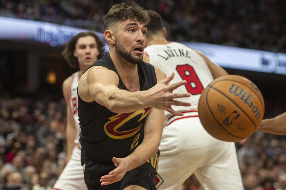 米切尔37+7全队四人20+ 骑士擒公牛14连胜