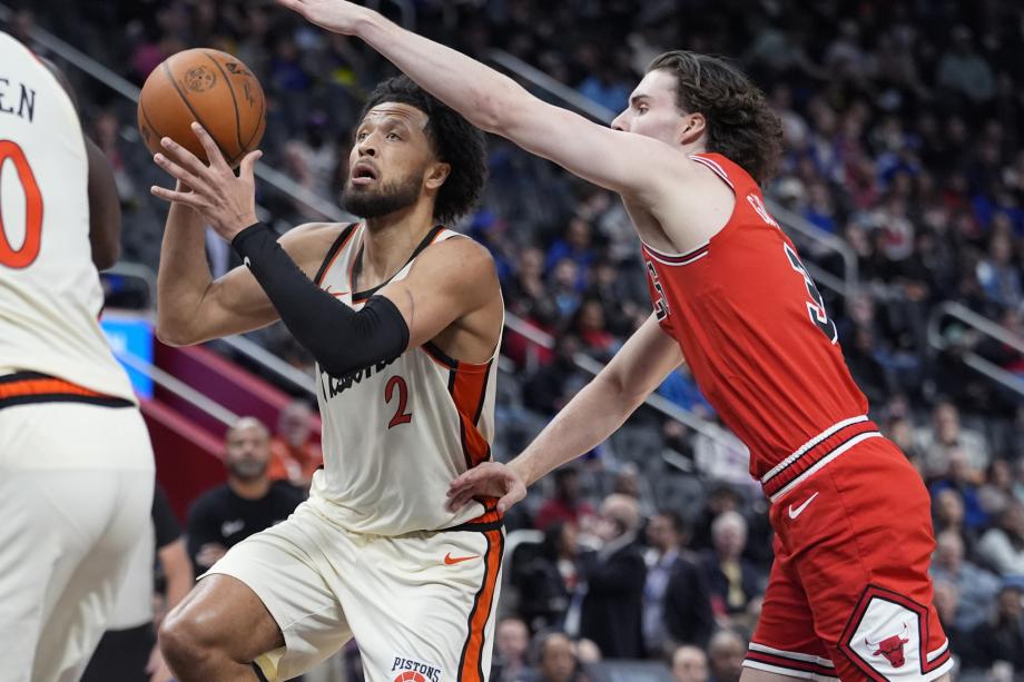 拉文25+6末节爆砍6记三分 公牛终结活塞连胜