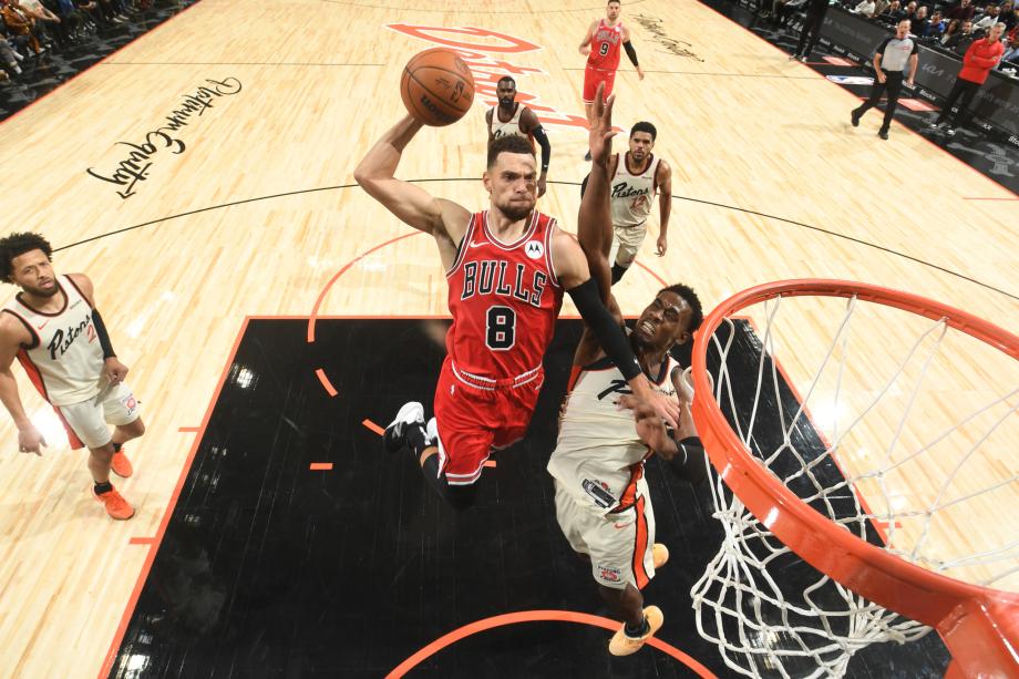 拉文25+6末节爆砍6记三分 公牛终结活塞连胜