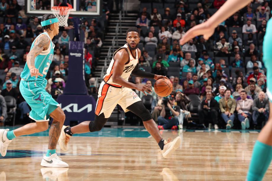 三球35+9坎宁安27分 米勒38分黄蜂加时胜活塞