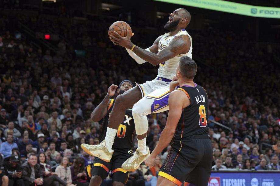 杜兰特复出23分詹姆斯准三双 太阳大胜湖人