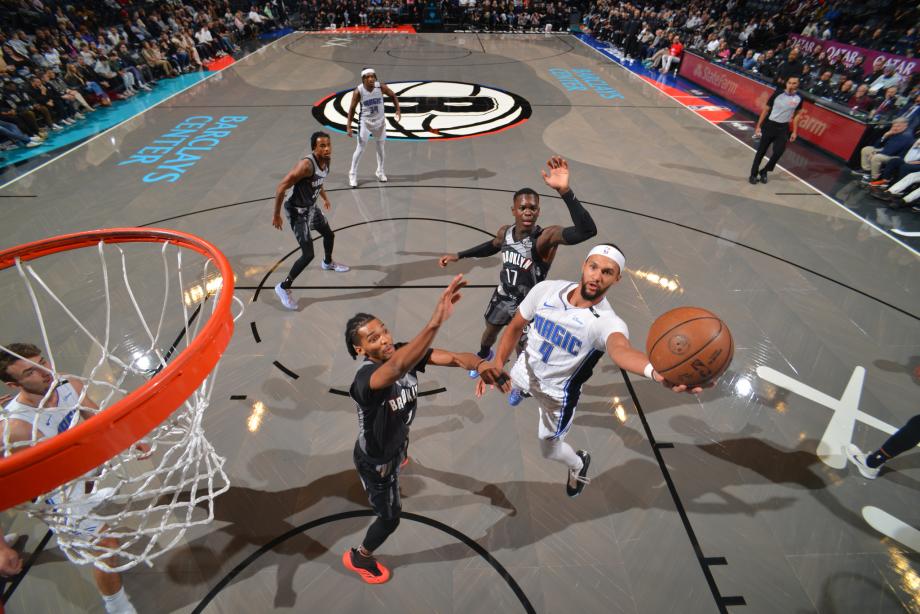 小瓦格纳20+9崔永熙登场 魔术胜篮网豪取六连胜