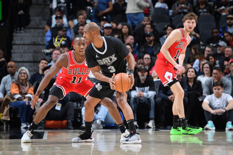[图]NBA-公牛139-124马刺 武切维奇39+8+4体育赛事直播