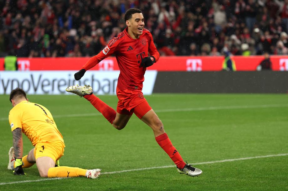 于帕破门穆西亚拉双响 拜仁4-2战胜海登海姆