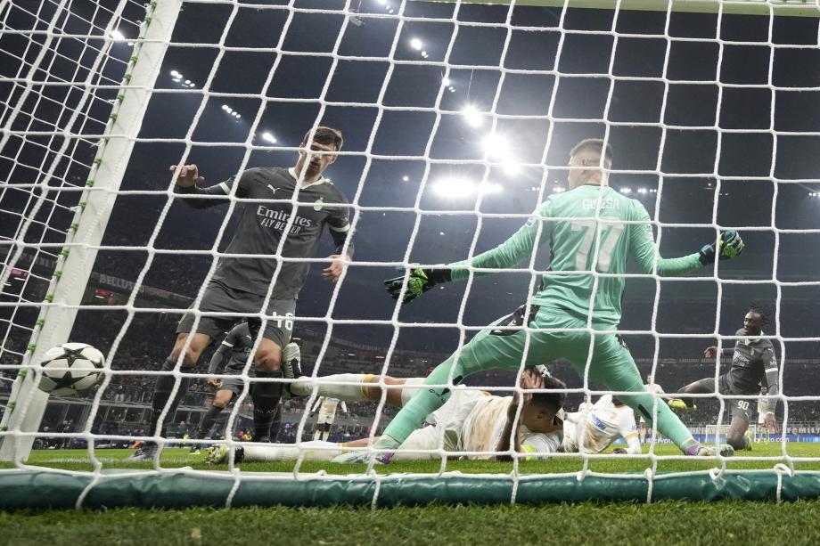 亚伯拉罕88分钟绝杀 AC米兰2-1红星欧冠4连胜