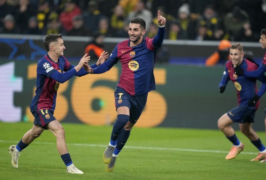 欧冠-费兰双响拉菲尼亚建功 巴萨3-2多特