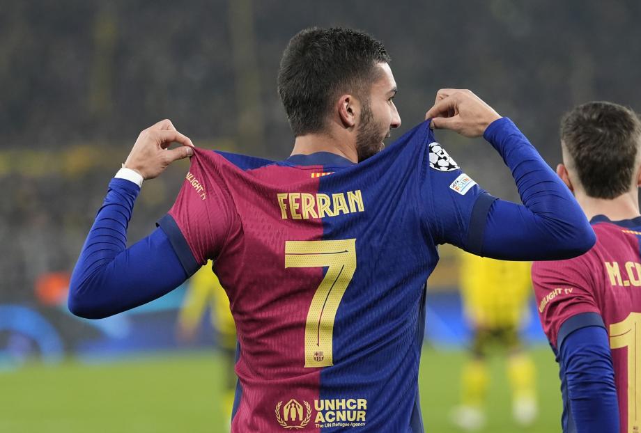 欧冠-费兰双响拉菲尼亚建功 巴萨3-2多特