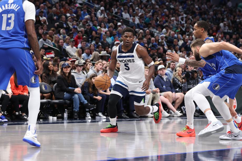 爱德华兹26分欧文空砍39分 森林狼力克独行侠