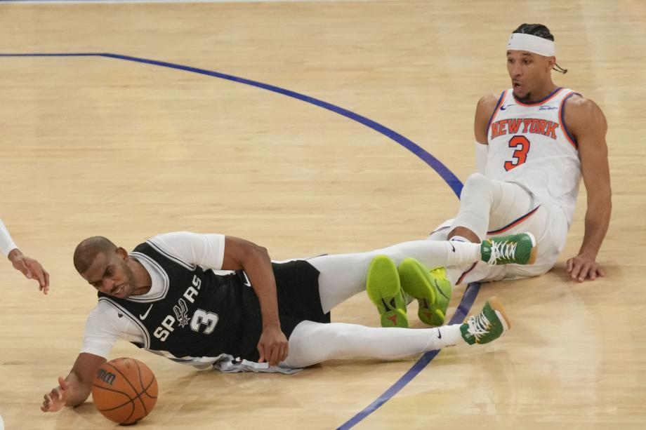 布里奇斯41分文班空砍42+18 尼克斯险胜马刺