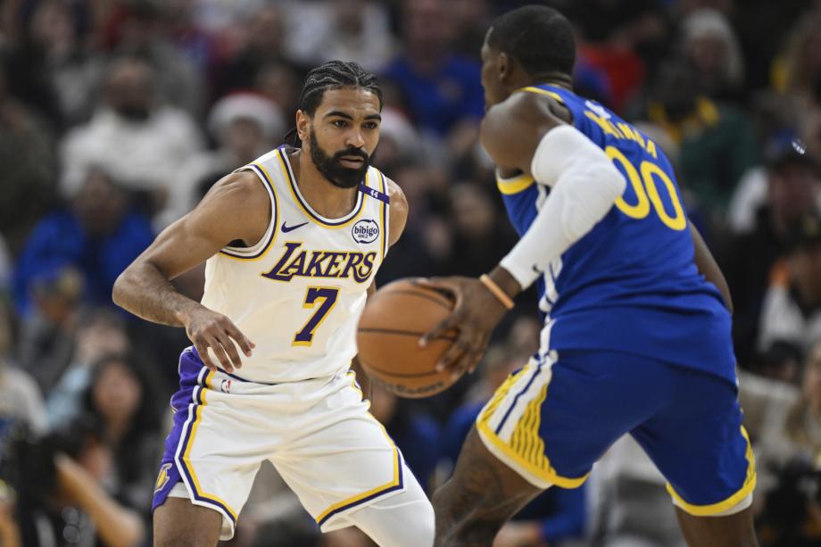 詹姆斯31+10库里38分里夫斯绝杀 湖人险胜勇士