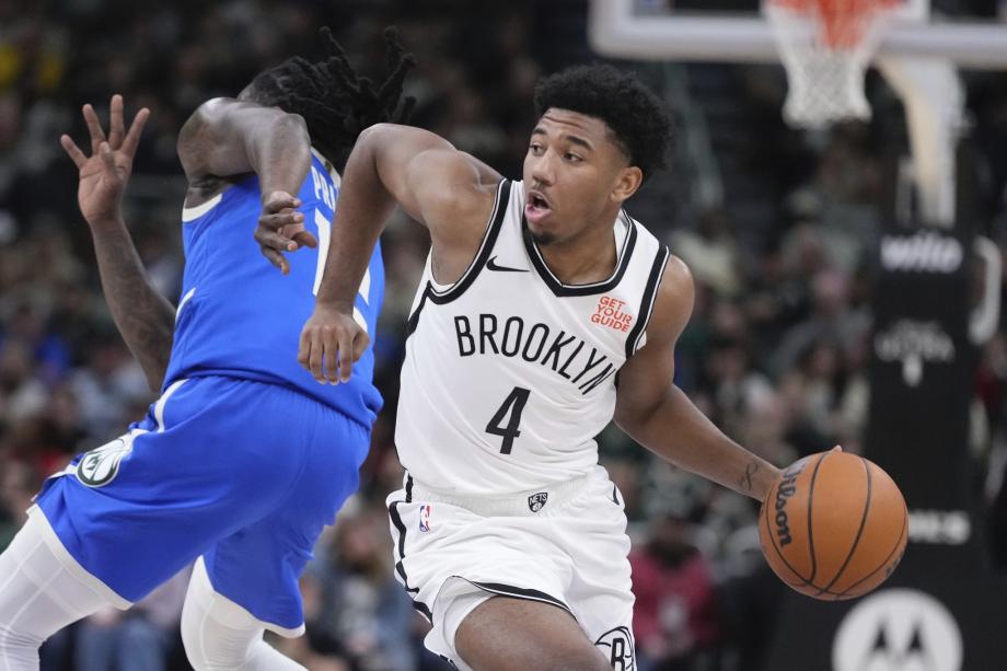 字母哥利拉德缺阵 约翰逊领衔3人20+篮网擒雄鹿