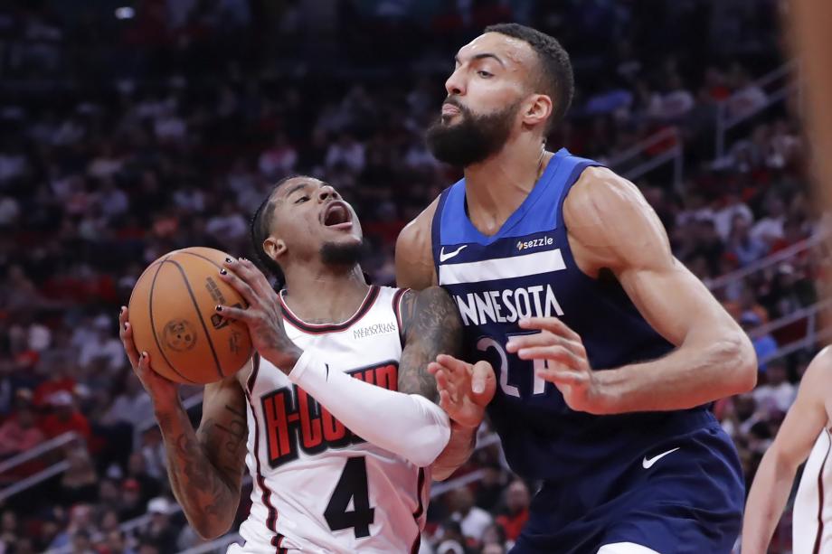 爱德华兹三分准绝杀申京38+12 森林狼大逆转火箭