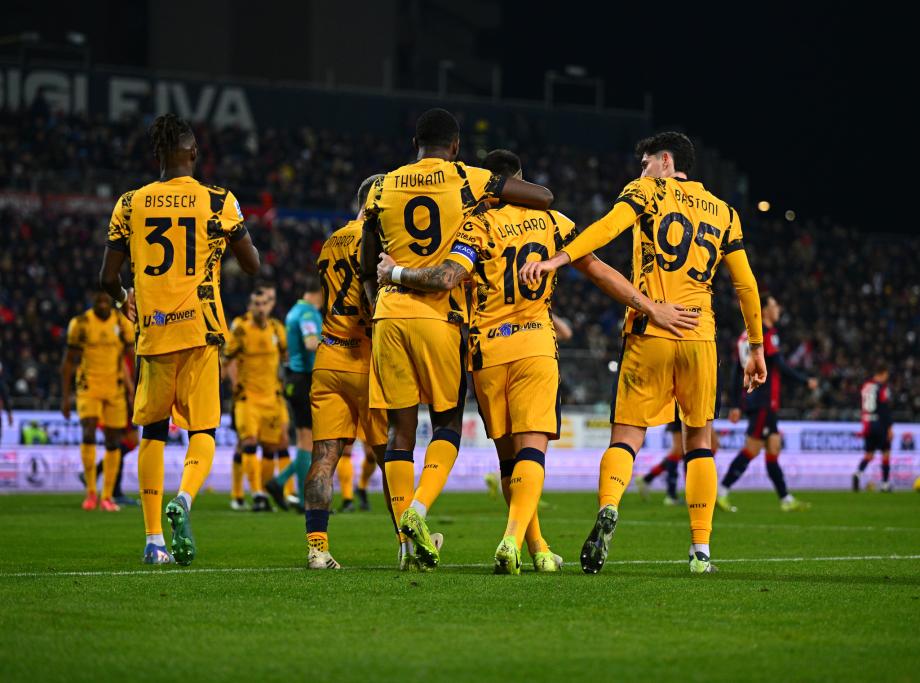 劳塔罗破球荒 国米3-0卡利亚里落后榜首1分