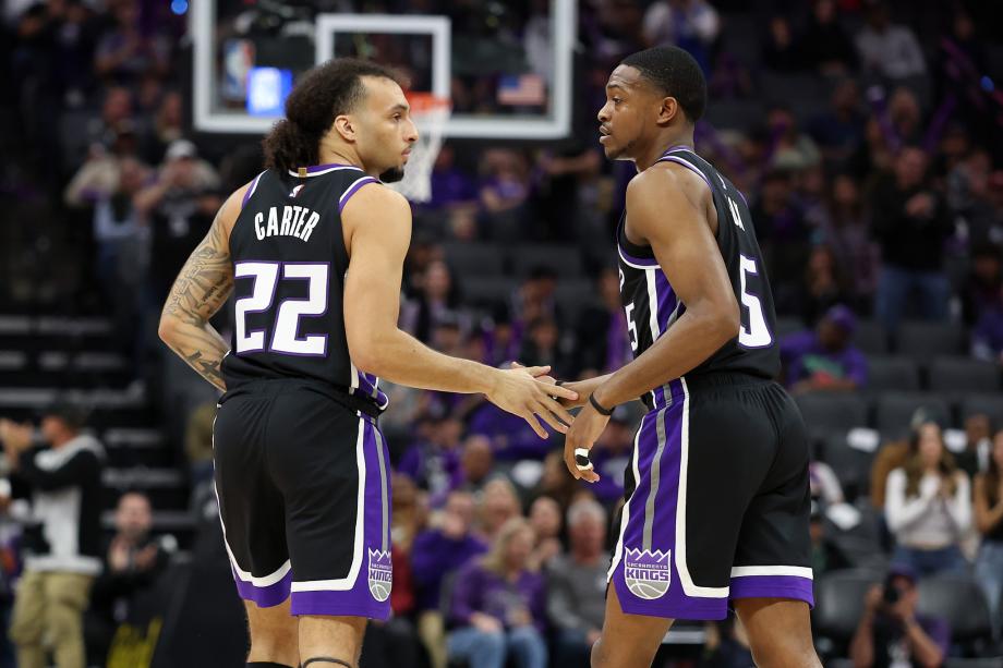 小萨博尼斯两双蒙克31+6 国王6人上双力擒灰熊