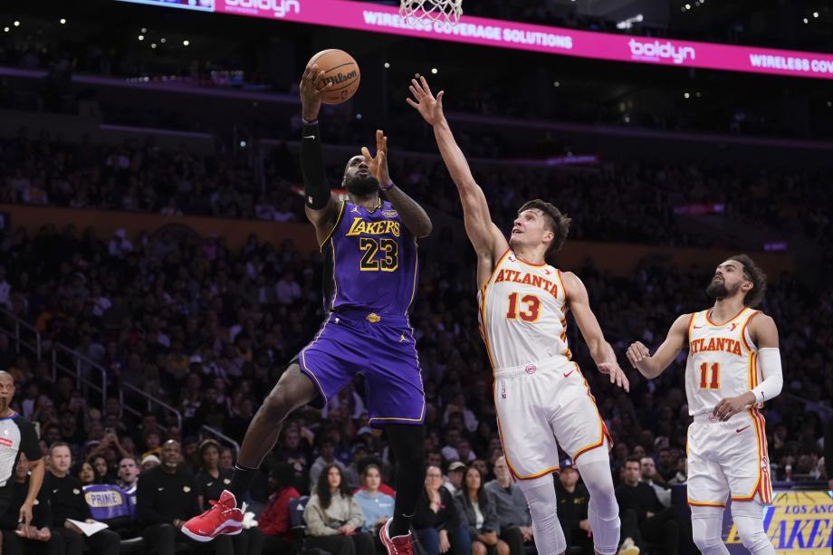 詹姆斯里程碑之夜30+8浓眉18+19 湖人复仇老鹰