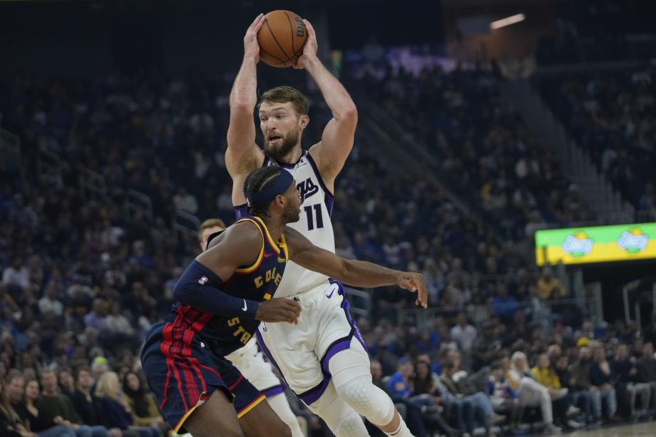 小萨22+13库里26+7 国王30分大胜勇士迎来4连胜