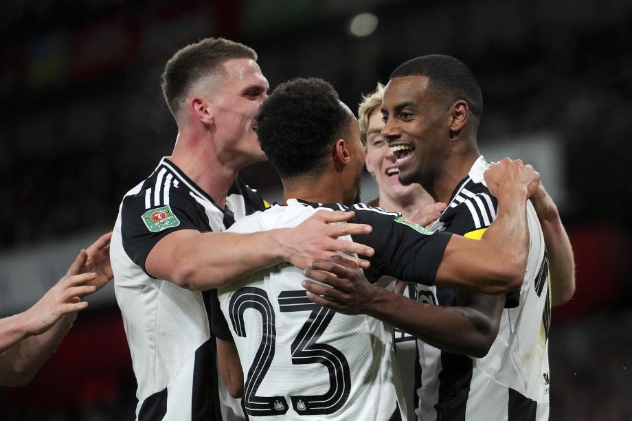 联赛杯-伊萨克破门 纽卡客场2-0阿森纳占先机