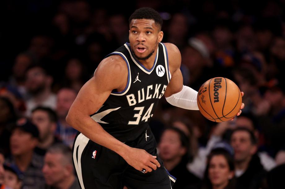 布伦森44分唐斯30+18 尼克斯主场大胜雄鹿