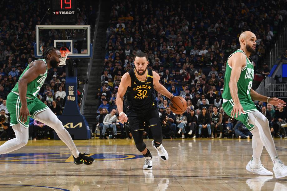 塔图姆22+9+7库里18分 凯尔特人40分狂胜勇士