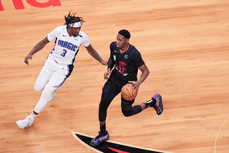 巴雷特19+8班凯罗26+12 猛龙21分逆转送魔术4连败