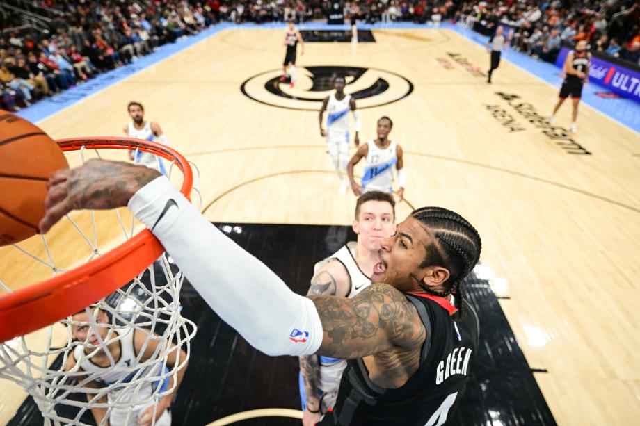 杰伦-格林25分申京18+10 火箭险胜老鹰取四连胜