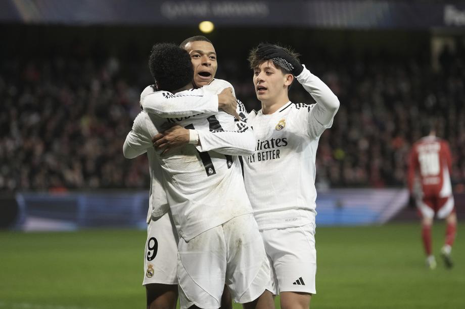 欧冠-罗德里戈双响 皇马3-0布雷斯特进入附加赛