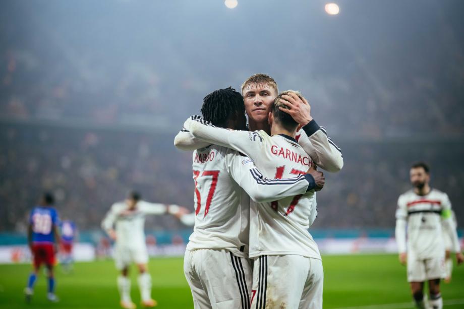 欧联-梅努传射 曼联2-0布加勒斯特星不败进16强