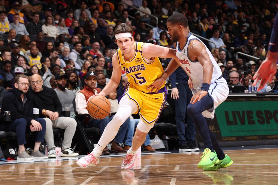 詹姆斯24+11浓眉缺阵 湖人狂胜送奇才16连败