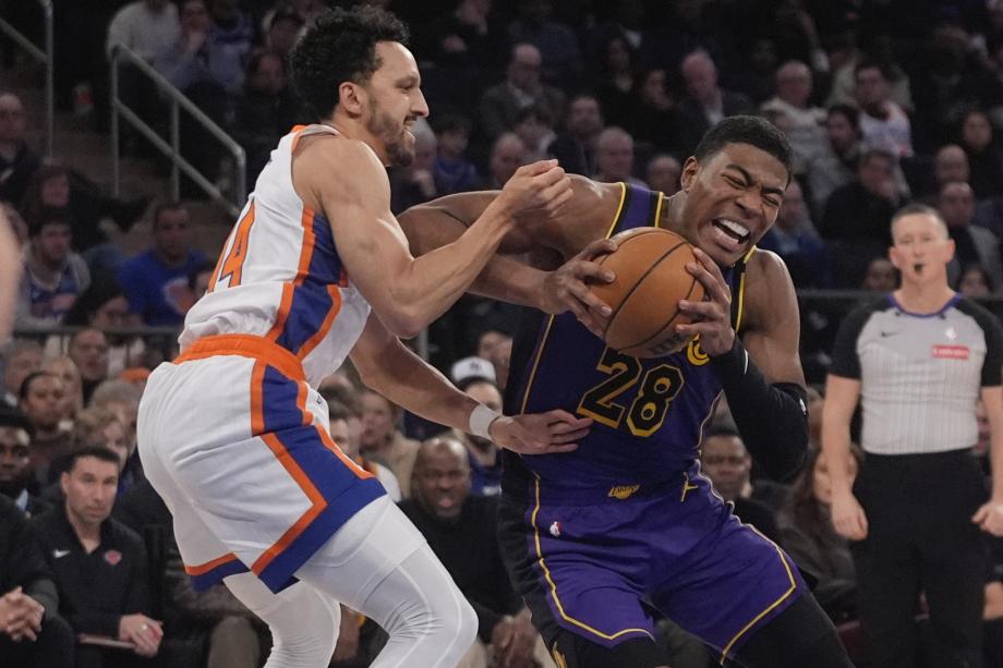 詹姆斯33+11+12哈特26+13+11 湖人胜尼克斯