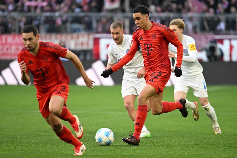 德甲-凯恩双响 拜仁4-3险胜基尔迎联赛6连胜