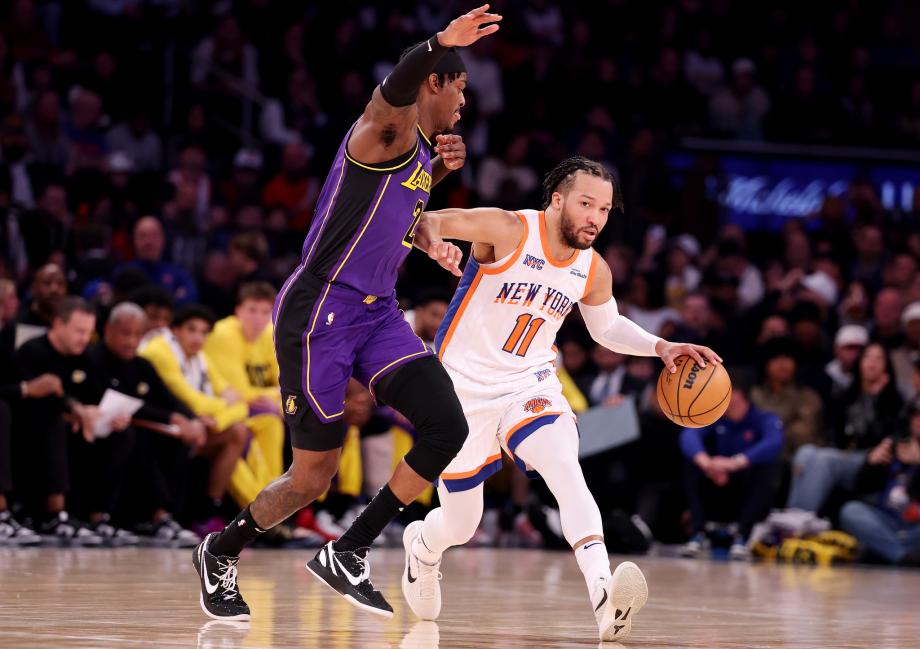 詹姆斯33+11+12哈特26+13+11 湖人胜尼克斯