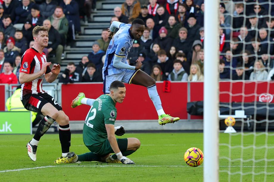 英超-孙兴慜造乌龙+助攻萨尔 热刺2-0布伦特福德