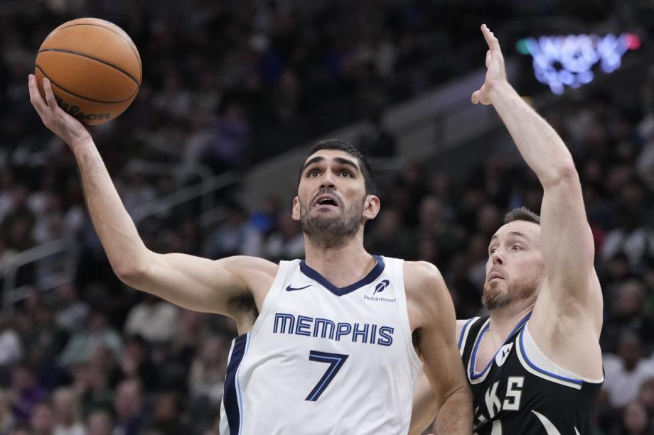 杰克逊37+5字母哥30+11+7 灰熊力克雄鹿