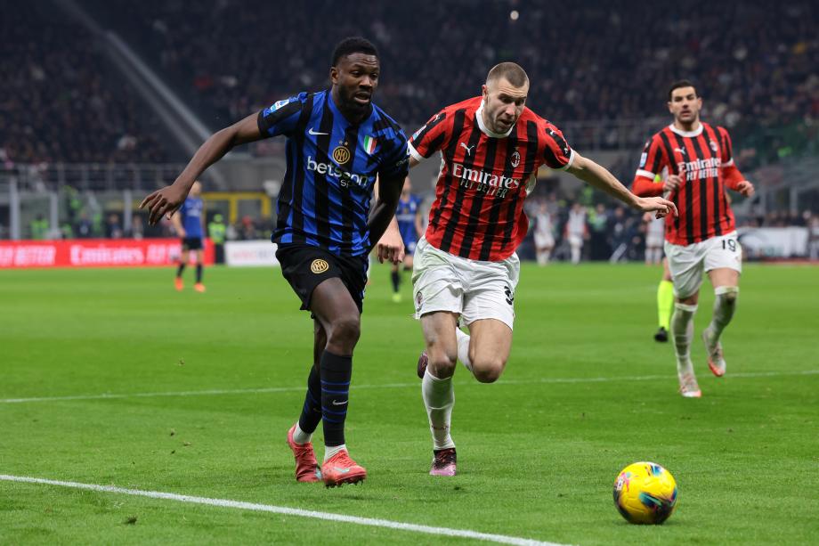 意甲-赖因德斯破门德弗里绝平 AC米兰1-1国米