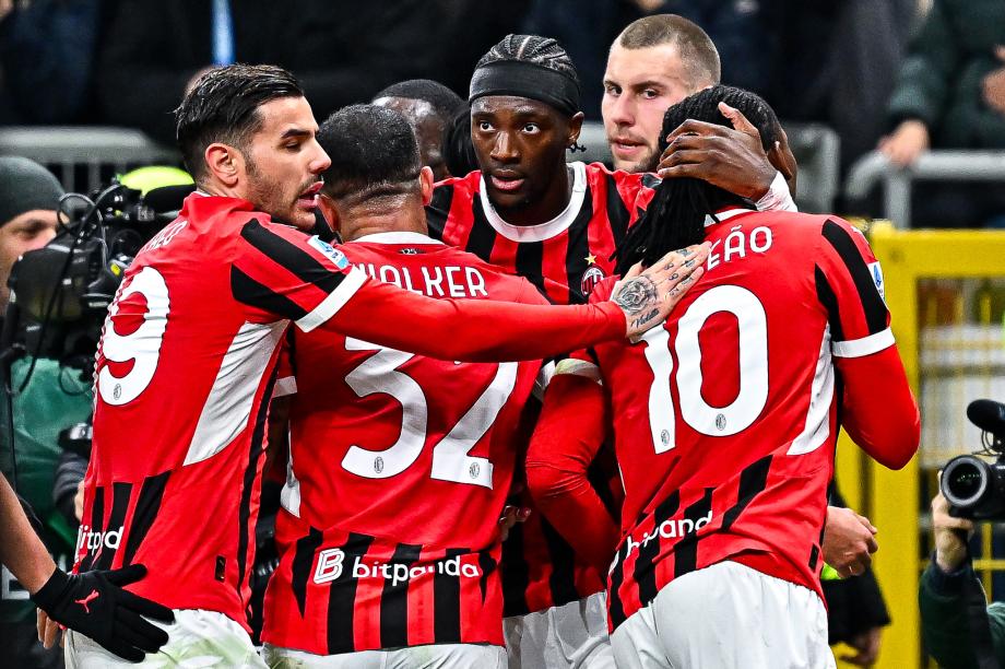 意甲-赖因德斯破门德弗里绝平 AC米兰1-1国米