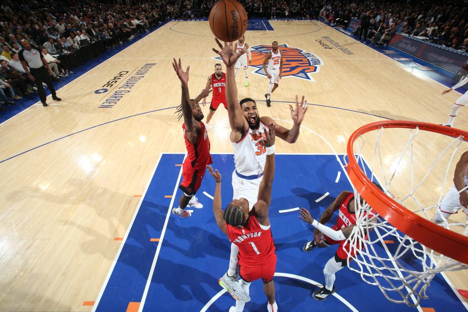 布伦森42+10汤普森25+11+11 尼克斯胜火箭