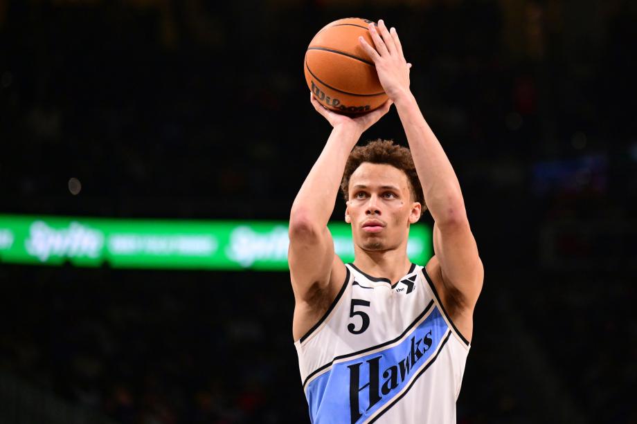 老鹰115-110逆转雄鹿 特雷-杨24+7丹尼尔斯15+6+10