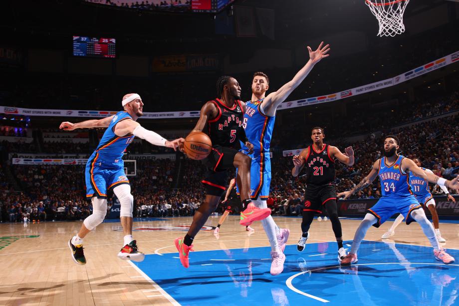 雷霆主场121-109战胜猛龙 亚历山大25+6