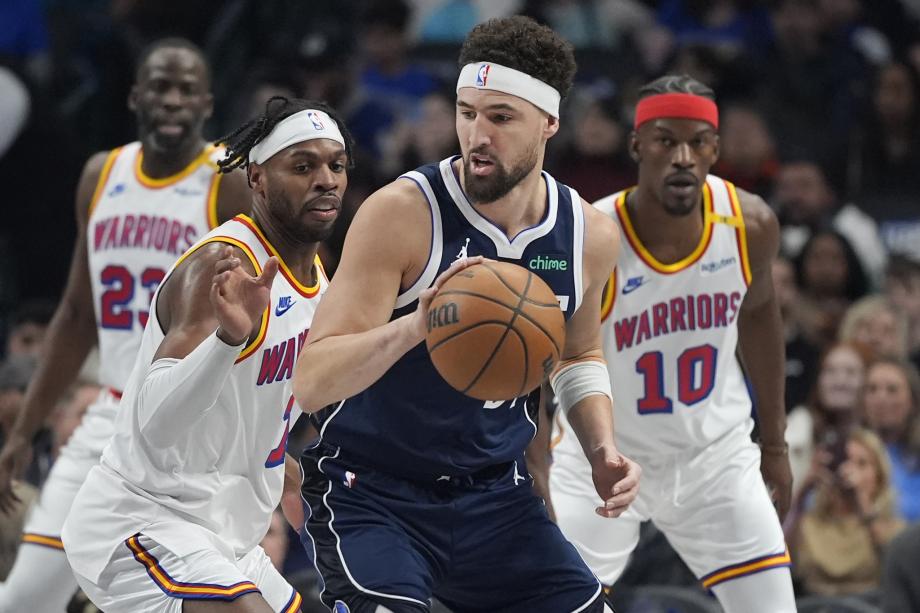 欧文42+7库里25+8 独行侠主场险胜勇士