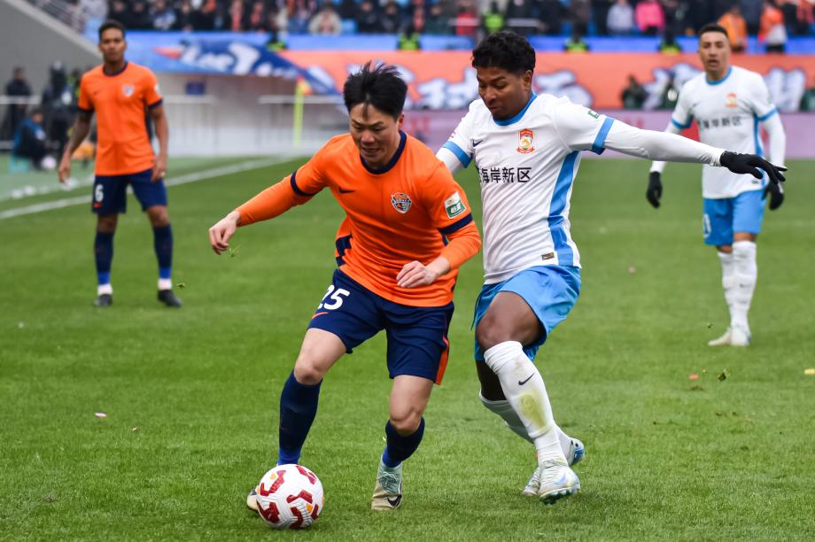 中超-马特乌斯双响席尔瓦世界波 海牛2-2西海岸