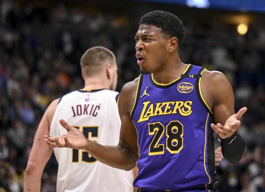 东契奇32+10+7+4詹姆斯25+9+5 湖人胜掘金