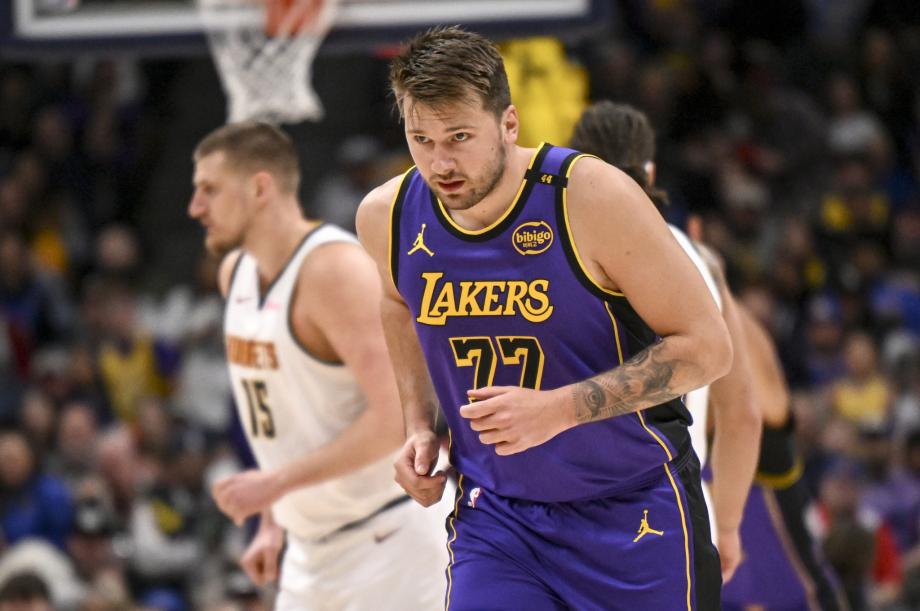 东契奇32+10+7+4詹姆斯25+9+5 湖人胜掘金