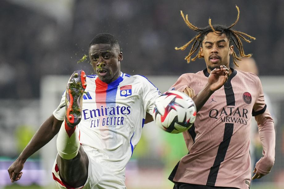 阿什拉夫双响 巴黎3-2里昂获各赛事八连胜