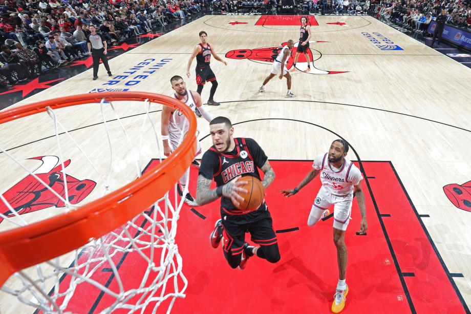 哈登30+6莱昂纳德复出17分 快船胜公牛