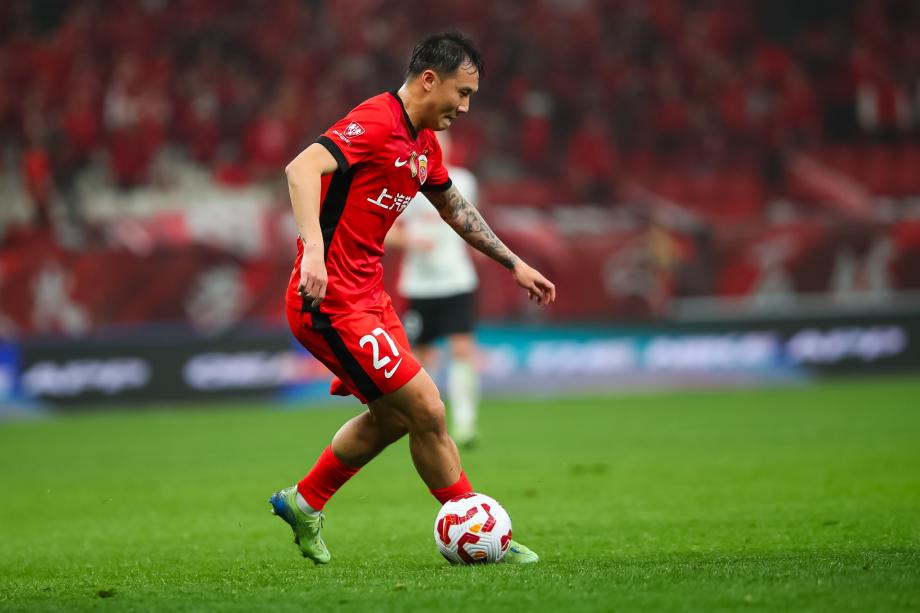 莱昂纳多造2球冯劲破门 海港2-0亚泰迎两连胜