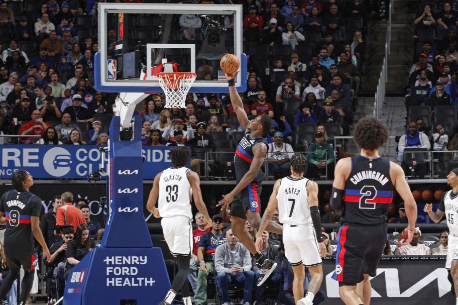 杜伦18+11全队6人得分上双 活塞送篮网4连败