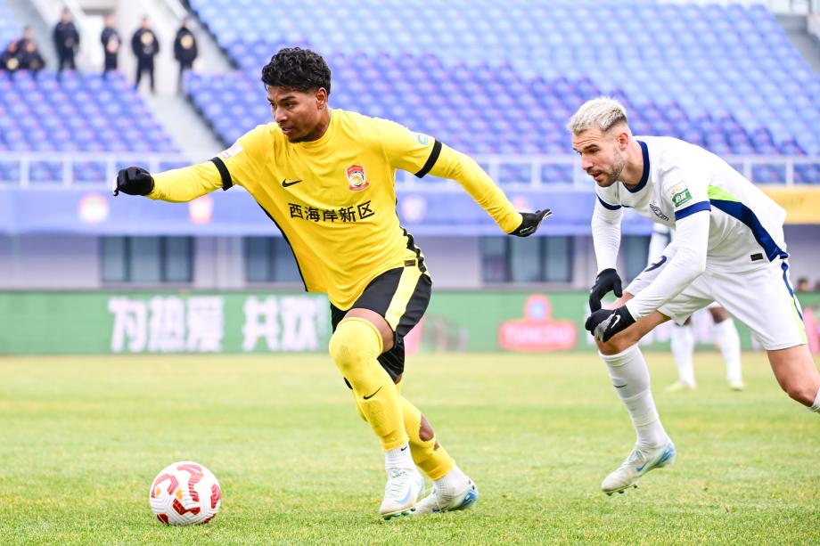 段刘愚破门阿齐兹闪击 青岛西海岸2-0武汉三镇