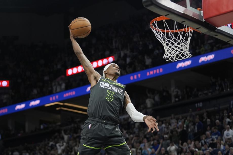 爱德华兹28分班凯罗43+11 森林狼逆转魔术迎七连胜