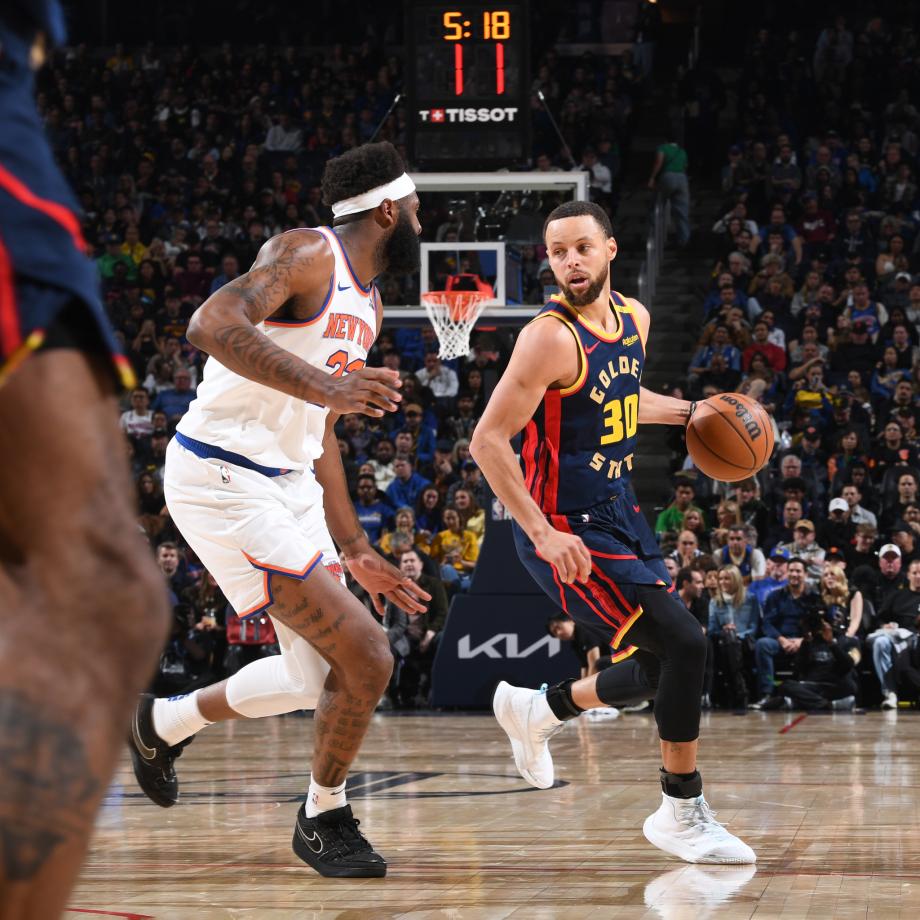 库里28+7+5唐斯29+12+3 勇士97-94险胜尼克斯